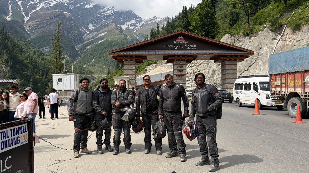 Scenic Himalayan mountain road